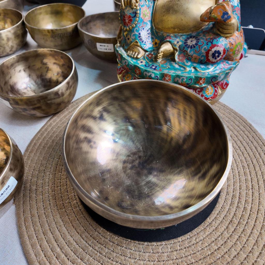 Full Moon Handmade Nepal Singing Bowl - Thickened Copper for Meditation and Yoga