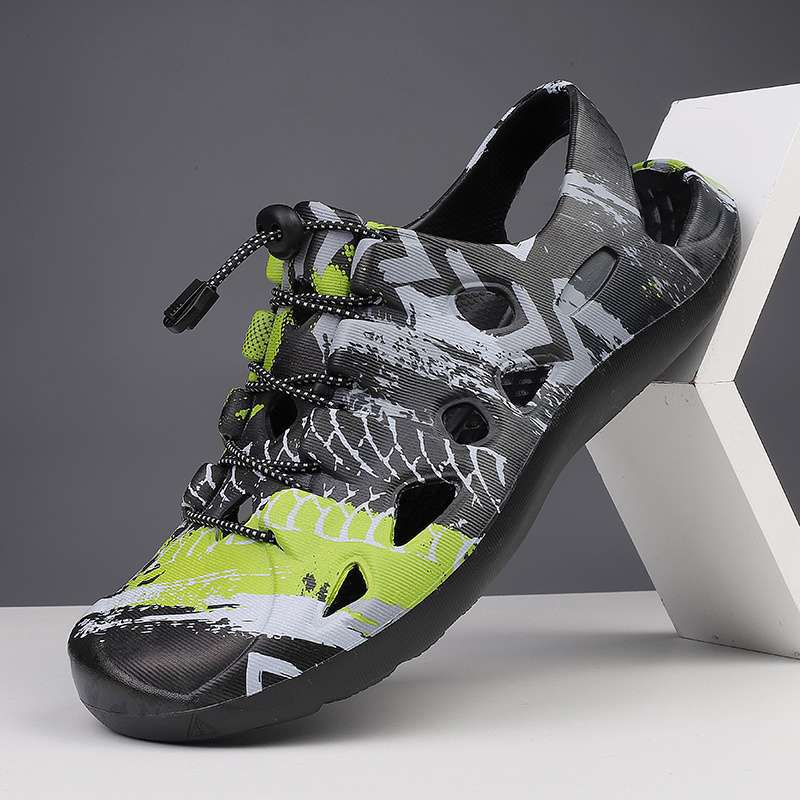 Sandals men's outdoor sports mountaineering and wading shoes soft sole non-slip deodorant hollow beach driving casual hole shoes