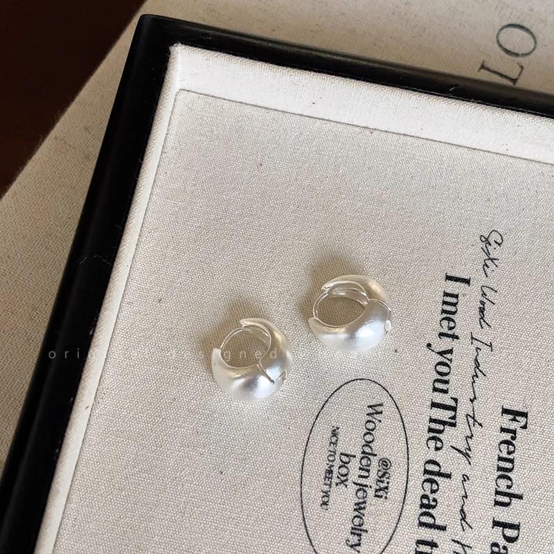 

2025 Niche Design S925 Sterling Silver Frosted Stud Earrings - Light Luxury and Versatile.