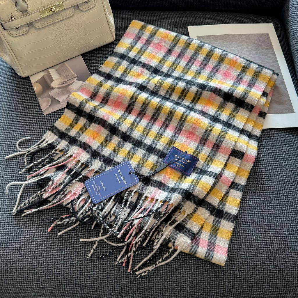New Wool Blended Scarf Exquisite British Versatile Plaid Scarf for Couples Warm and Thickened Tassel Shawl