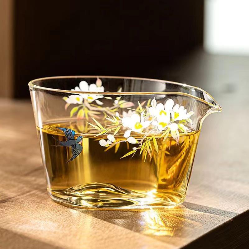 High Borosilicate Heat-Resistant Glass Tea Dispenser, Large Capacity Golden Cicada Fair Cup