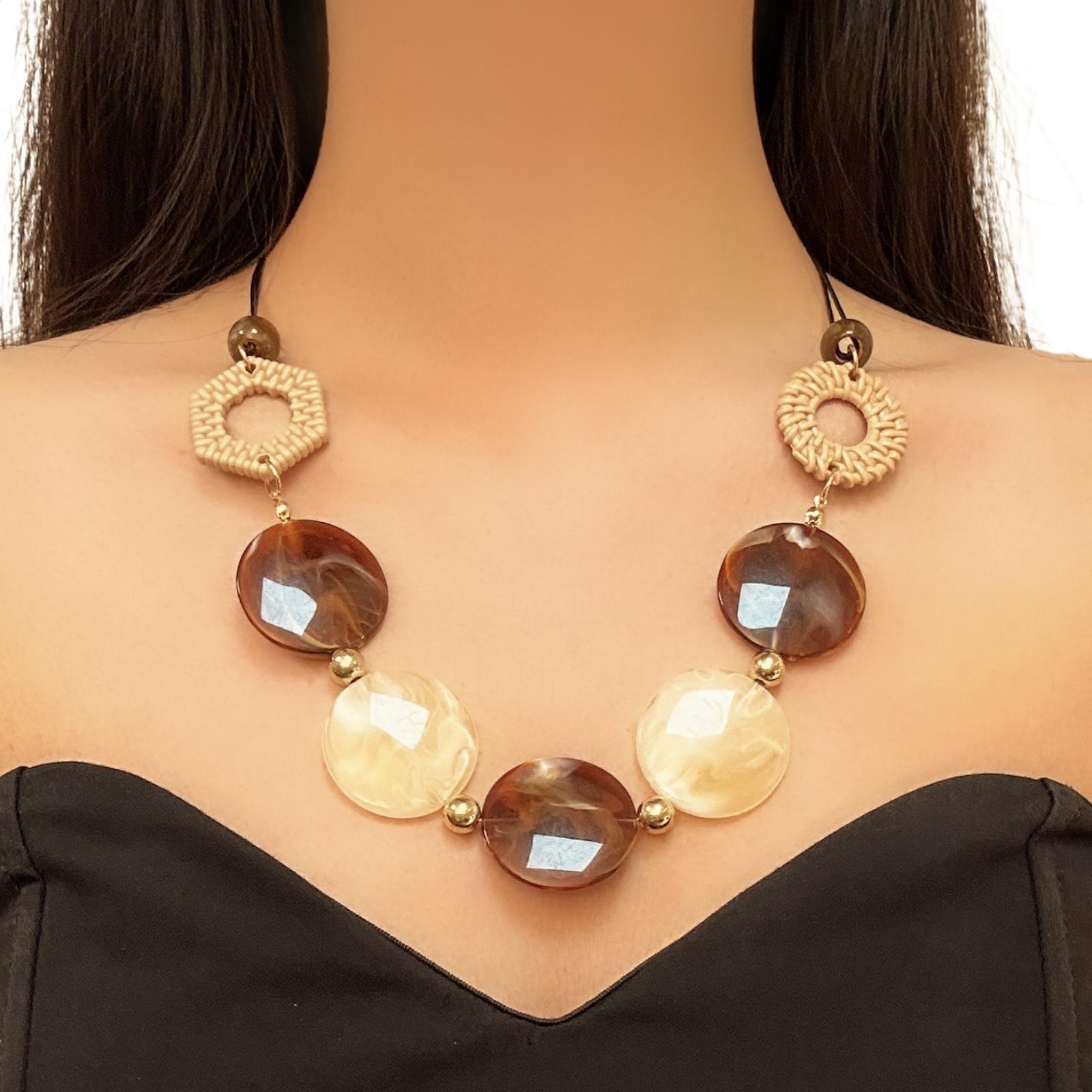 

Мінімалістичне та елегантне європейське акрилове етнічне намисто для жінок, модна та виразна ланцюжок на ключицю One Size кавовий