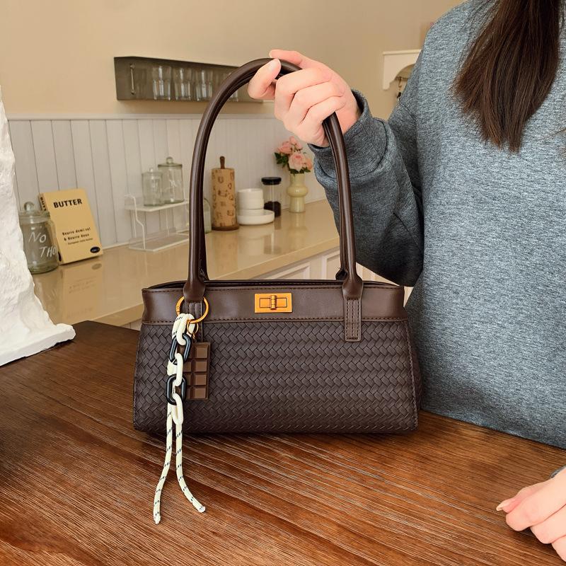 Woven handbag bag women's 2025 autumn and winter new trendy fashion shoulder messenger bag retro commuter armpit bag
