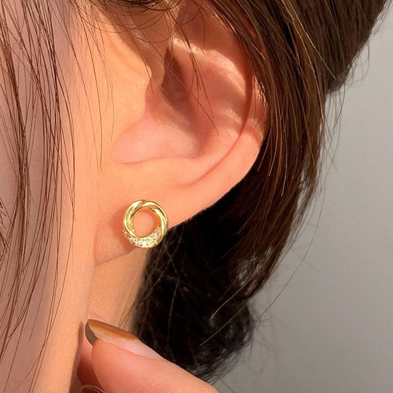 

Серьги Mobius с бриллиантами Flash для женских круглых колец, простые, легкие, роскошные, высокого класса, темпераментные серьги