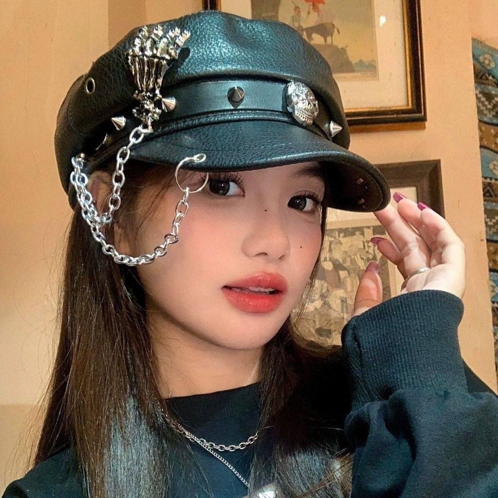 Dark Rivet Skull Chain Leather Abby Beret Female Punk Gothic Hats Spice Girl Painter Hat Versatile Winter Hat