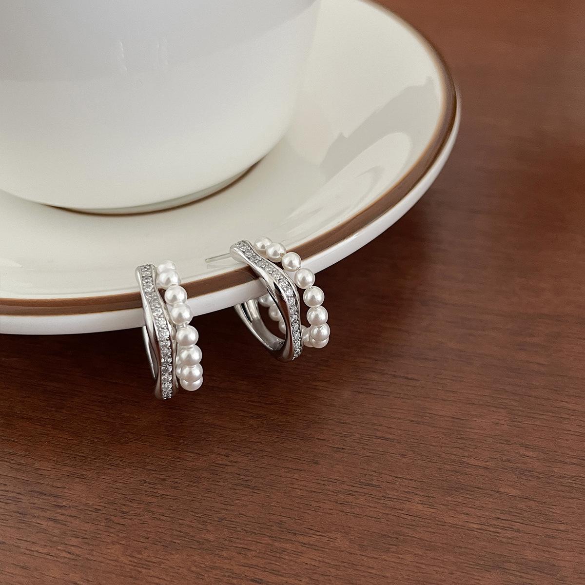 

French retro pearl earrings women s light luxury exquisite zircon stud earrings niche high-end temperament silver needle double-layer earrings 925 silver needle