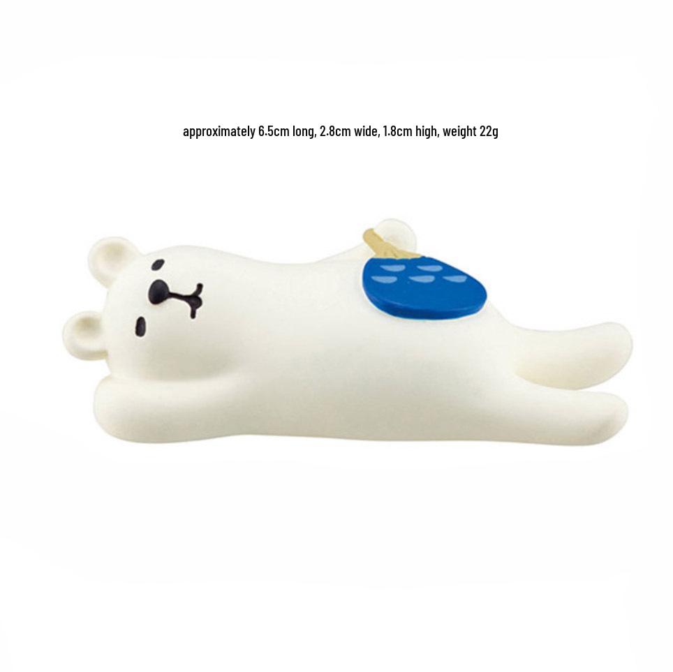 Japanese Cat Console Ornament: Trendy ZAKKA Resin Figure for Desktop or Car