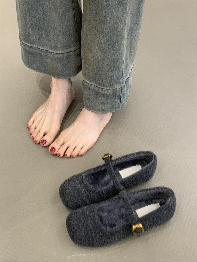 

Ніжна фея Мері Джейн черевики жіночі 2024 новий французький темперамент елегантні вовняні квадратні голови неглибокий рот оксамитові вечірні туфлі 35 сірий колір