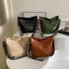 Retro Commuter Large-capacity Bag Women's Winter New Simple Casual Bucket Bag Niche Fashion Shoulder Bag
