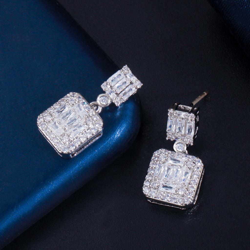 Needle Slightly Inlaid Zircon Full Diamond Stud Earrings Ladder Square Zircon Women'S Earrings.