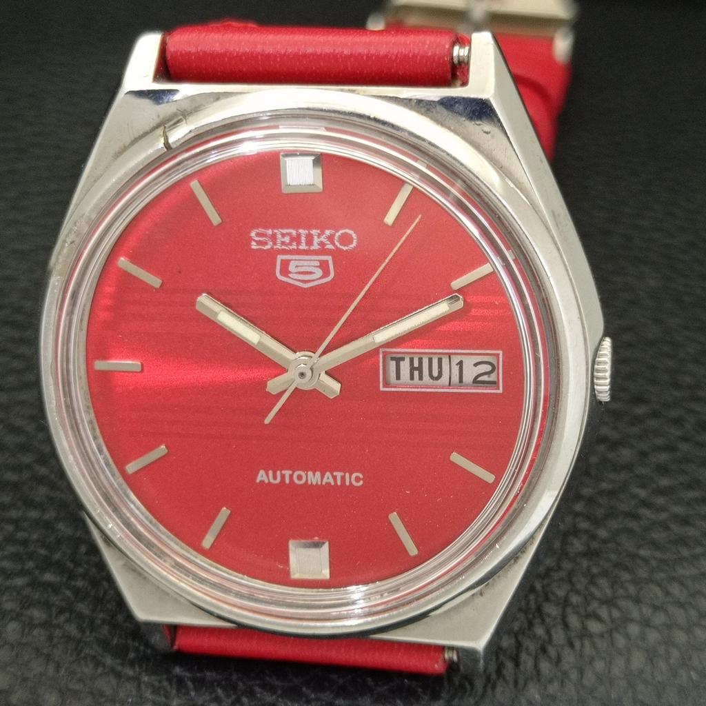 AUTOMATIC 7006A VINTAGE SEIKO 5 JAPAN MENS RED COLOR DIAL WATCH A701634-5 R206c-a701634
