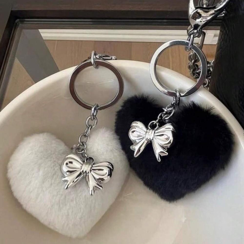

Puffy Plush Heart Keychain Silver Bowknot Car Key Chain Stylish Backpack Pendant Bag Decoration чорний