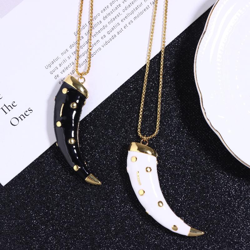 Personalized Enamel Horn Pendant Necklaces For Women Luxury Design Long Necklaces Vintage Chunky Jewelry Gift