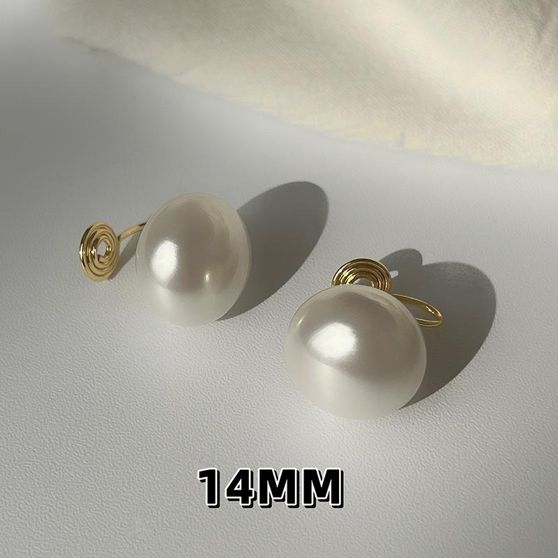 Wine red pearl mosquito coil disc ear clips, no ear piercings, painless earrings, simple and fashionable commuter temperament stud earrings