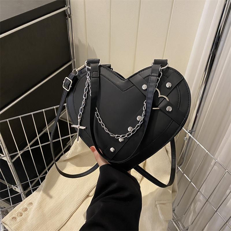 

Heart-Shaped Bag with Punk Chain, Casual And Stylish, Perfect for Trendy чёрный