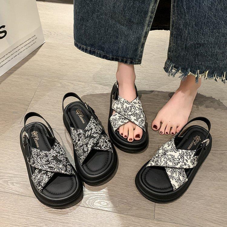 Sandals Women Wear New Thick-soled Fashion Casual Versatile Beach Shoes In Summer