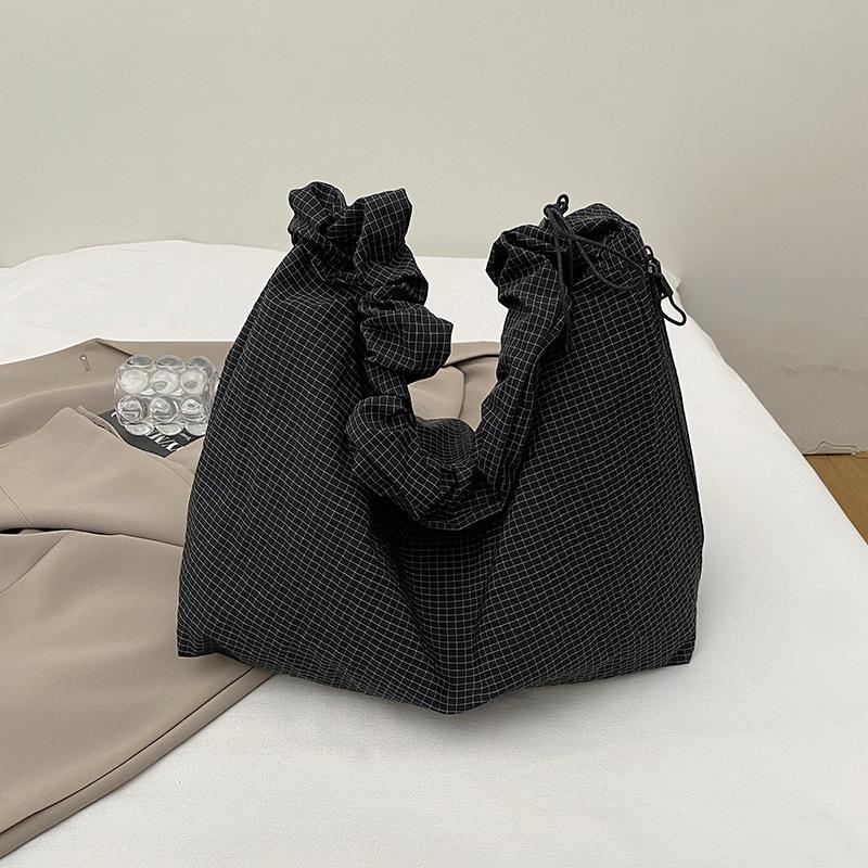 Осень и зима новая свободная ленивая сумка через плечо нишевая плиссированная большая вместимость клетчатая commuter сумка через плечо чёрный
