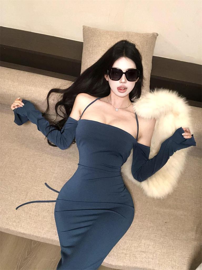 2025 Winter Off-Shoulder Two-Tone Dress: Slimming, Sexy, Elegant & Backless with Inner Camisole for Women