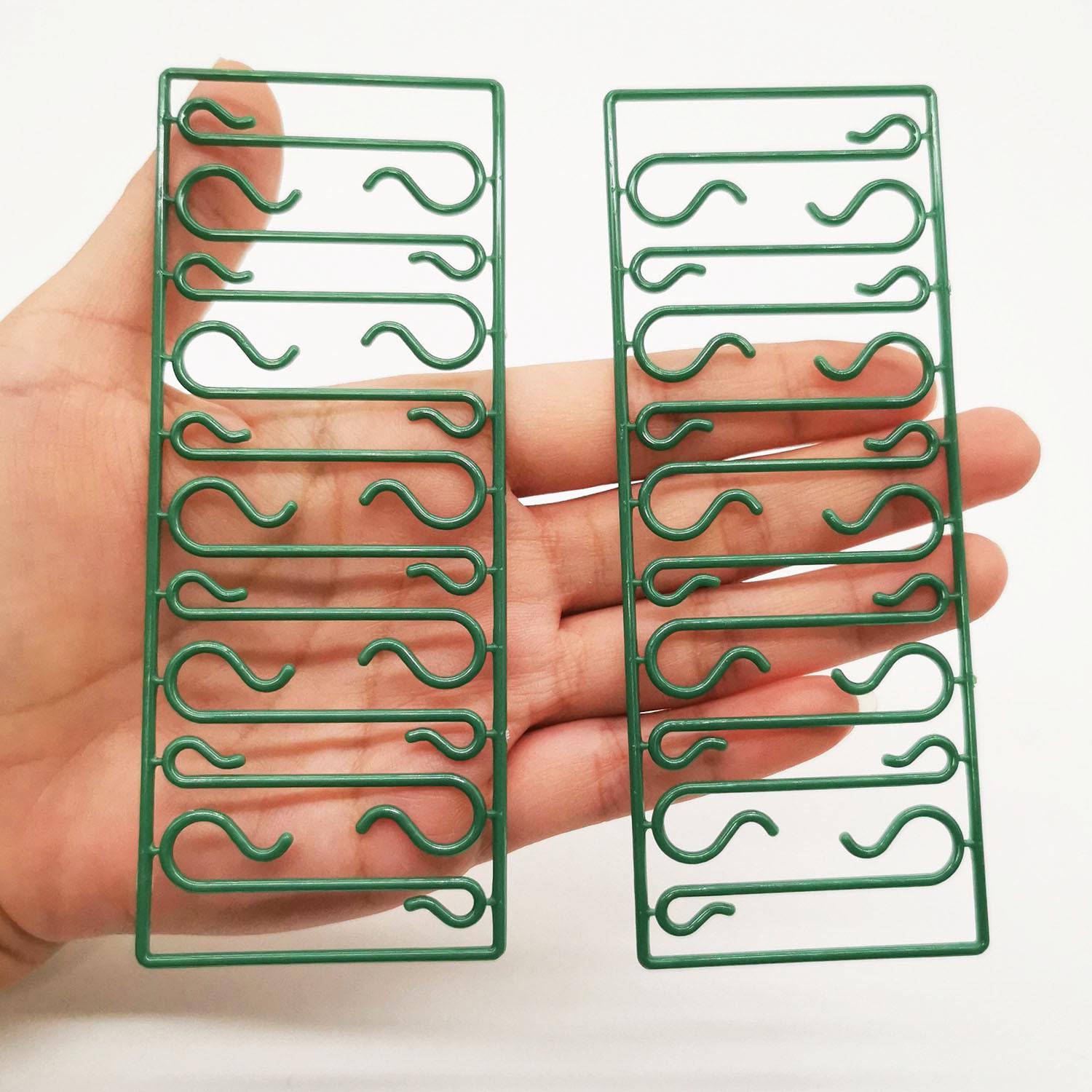 Creative Green S-Shaped Christmas Tree Ornament Hook - Transparent Plastic Pendant Accessory