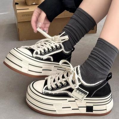 Canvas Schuhe Damen 2025 neu vielseitig dicke Sohle weiß Innenhöhe Erhöhung Ins trendy vielseitig Explosion lässige Board Schuhe kleines Weiß