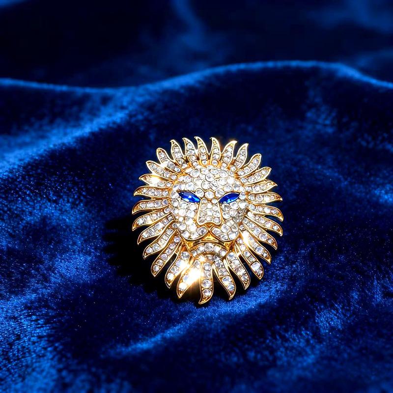 Full Animal Crystal Lion Head Domineering Accessory Brooch