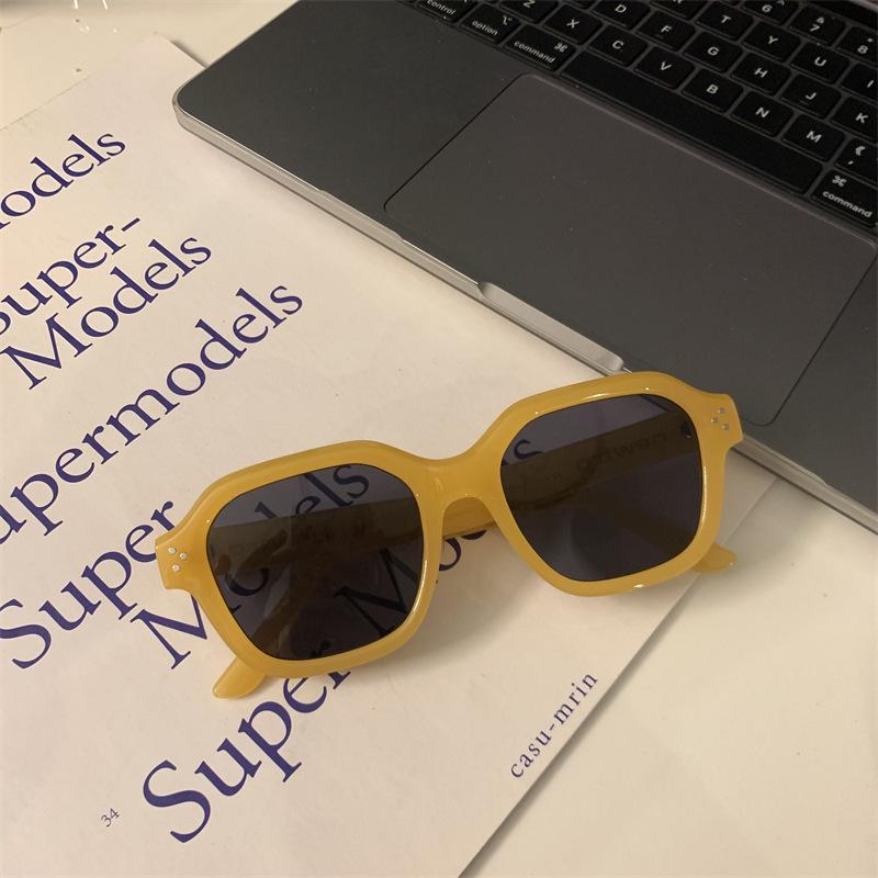 

Винтажные маленькие квадратные солнцезащитные очки мужские женские ретро дизайнерские солнцезащитные очки унисекс популярные оттенки очки для защиты от УФ-излучения 1PC