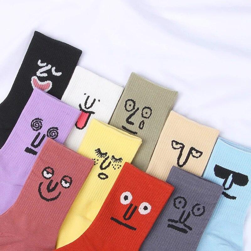 2026 Neue Herrensocken Baumwolle Lustiges Ausdrucksmuster Unisex Mittelhohe Socken Harajuku Hip Hop Streetwear Laufen Radfahren Skateboard