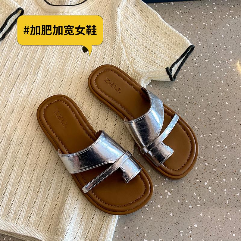 

Women s retro slippers with extra toes, onepedal sandals, widened fat feet, and largesize women s shoes. 45 срібний