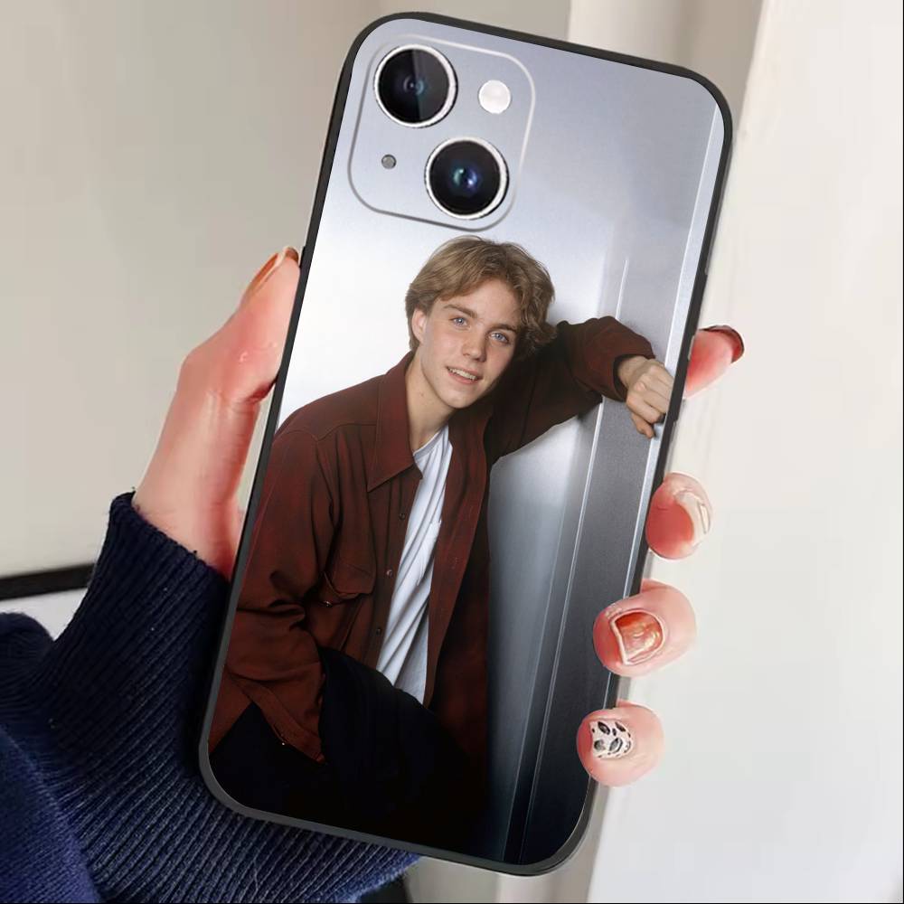 

L-Leonardo DiCaprio Phone Case For iPhone17,16,15,14,13,12 Plus,Max Soft Silicone Black Cover iPhone17promax