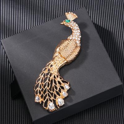 Medieval Brooch Retro Diamond Peacock Corsage Trailing Tail Hollow Gold Smart Elegant Clothing Accessories