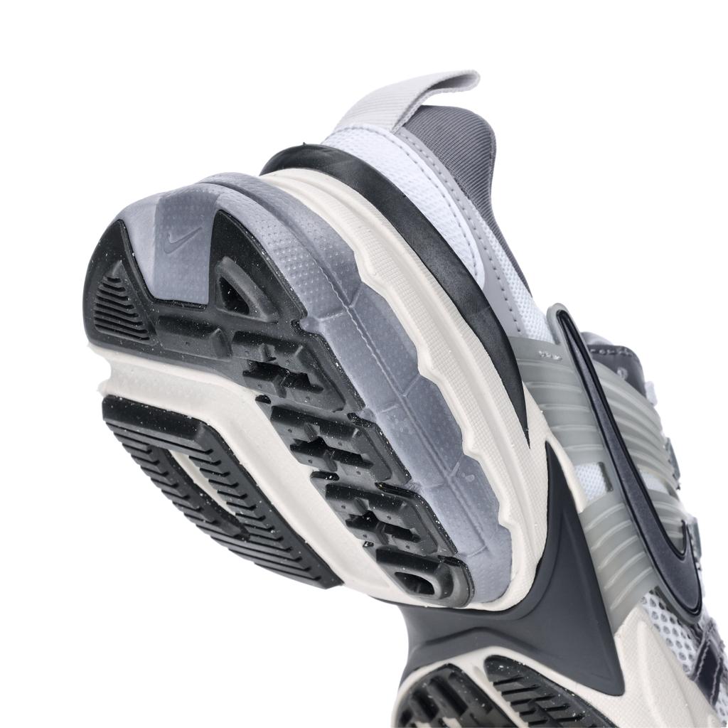 Nike V2K Run Pure Platinum Wolf Grey Damen Sneakers Cool-Grey Metallic-Cool-Grey FD0736-003