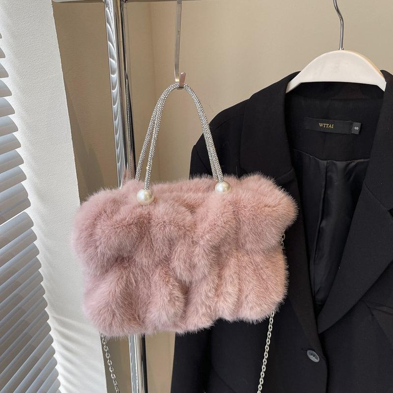 Plush bag women's large-capacity new autumn and winter versatile chain messenger bag pleated plush bag