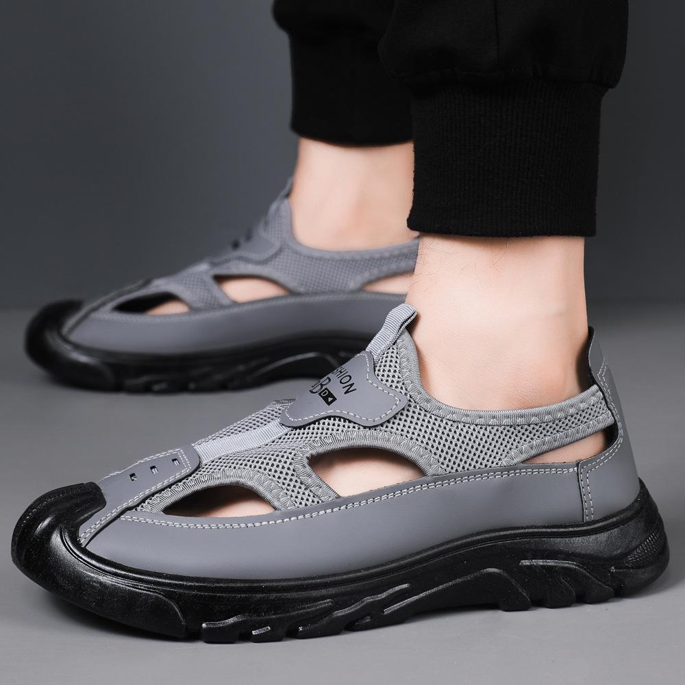 Men's Sandals Summer Hollow Hole Shoes Outdoor Non-slip Breathable Casual Pig Cage Shoes Men's One-pedal Beach Shoes