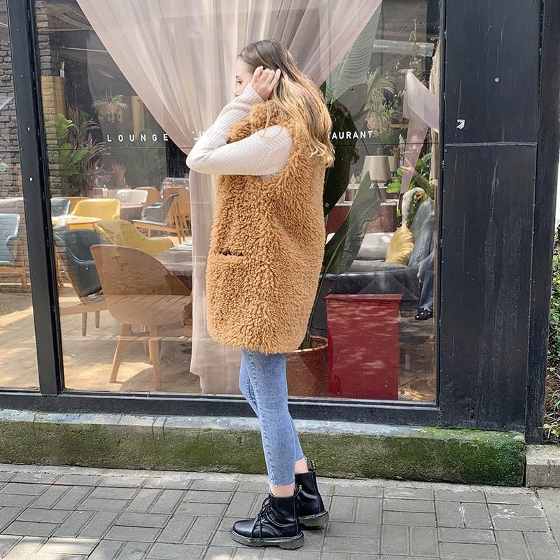 Womens Faux Fur Vest With Notched Lapel Retro Style Warm Outerwear Winter Student Fashion