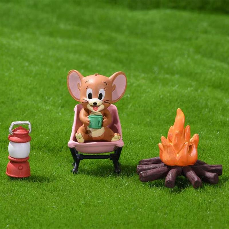 Adorable Tom And Jerry Camping Miniature Scene Pvc Blind Box Collectible Toy