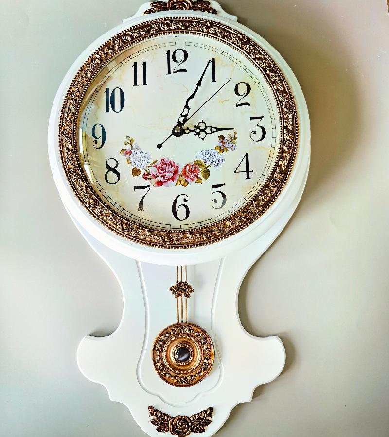 Antique European Style Solid Wood Silent Quartz Wall Clock for Living Room or Bedroom