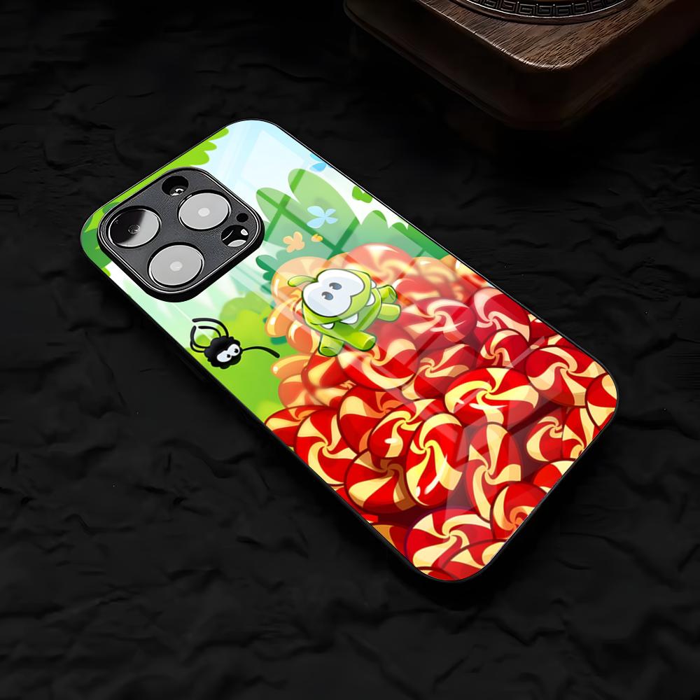 

Милый Чехол Для Телефона Om Nom Kawaii Для IPhone 17 Air 16 E Pro Max 15 14 13 Mini 12 Pro 11 Max Plus Черная Стеклянная Крышка iPhone 15ProMax