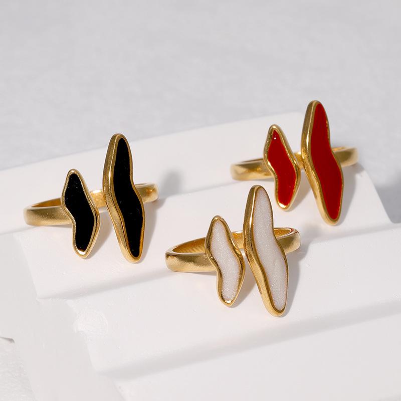 Women's European & American Trendy 18K Gold Drip Oil Titanium Steel Ring, Stylish & Versatile with a French Retro Vibe
