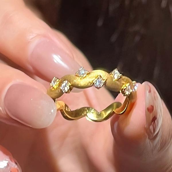 Xiaohongshu Bestseller: Dazzling Rhinestone Starry River Ring - 2024 Fashionable Light Luxury, Versatile & Classical European-American Style. Adjustable