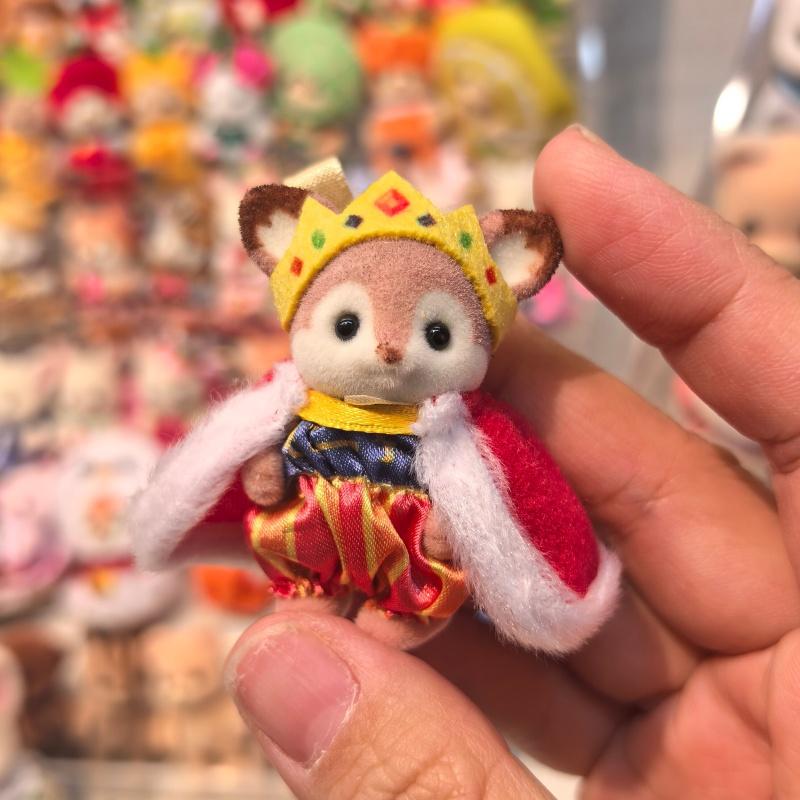 Genuine Anime Sylvanian Families Chocolate Rabbit Fairie Husky Giraffe Doll Kawaii Decoration Model Ornament Birthday Gift Toy
