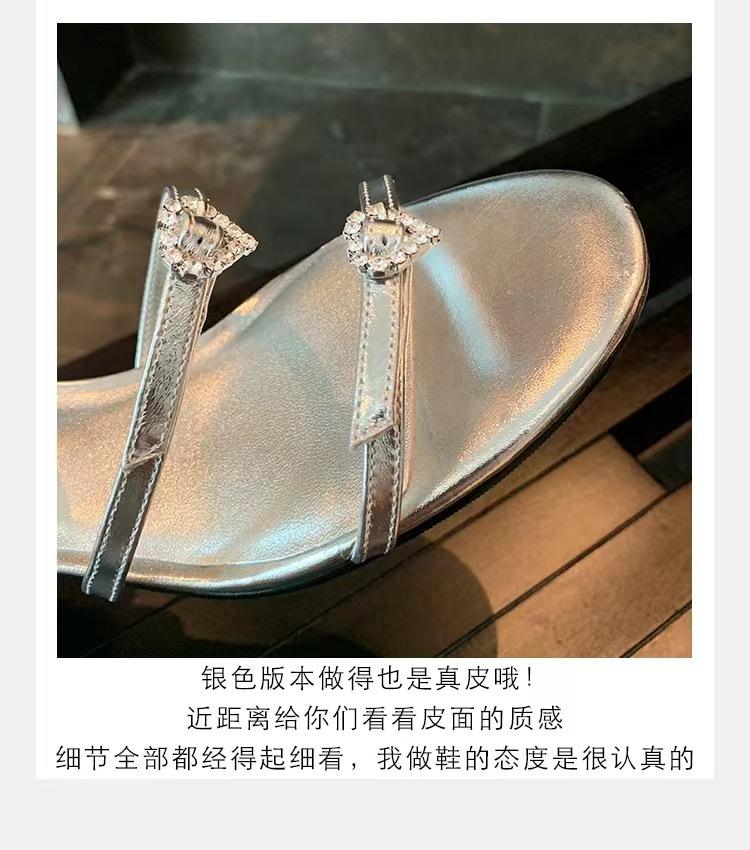 Round head double word with love drill buckle adjustable flat sandals