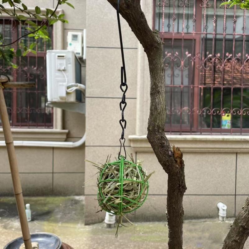 Elegante handgeschmiedete hängende Vogelfutterspender Hängende Kolibrifutterspender Eichhörnchen-sicher für die Gartendekoration im Freien