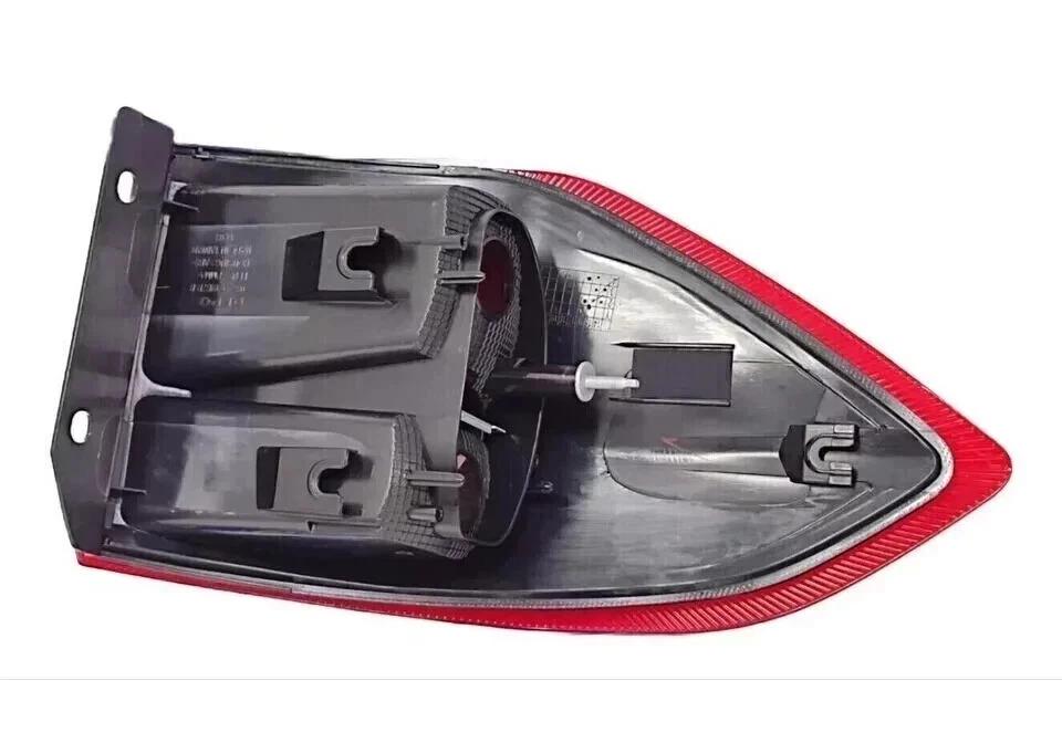 Right Side Tail Light / Back Outer Light Assembly For Ford EcoSport 2013 To 2017