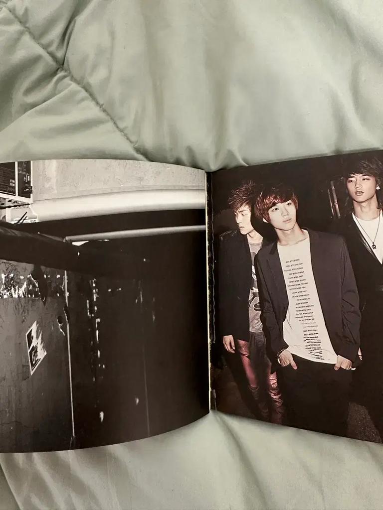 SHINee - Linding Don - 2009 Year of Us Album Used