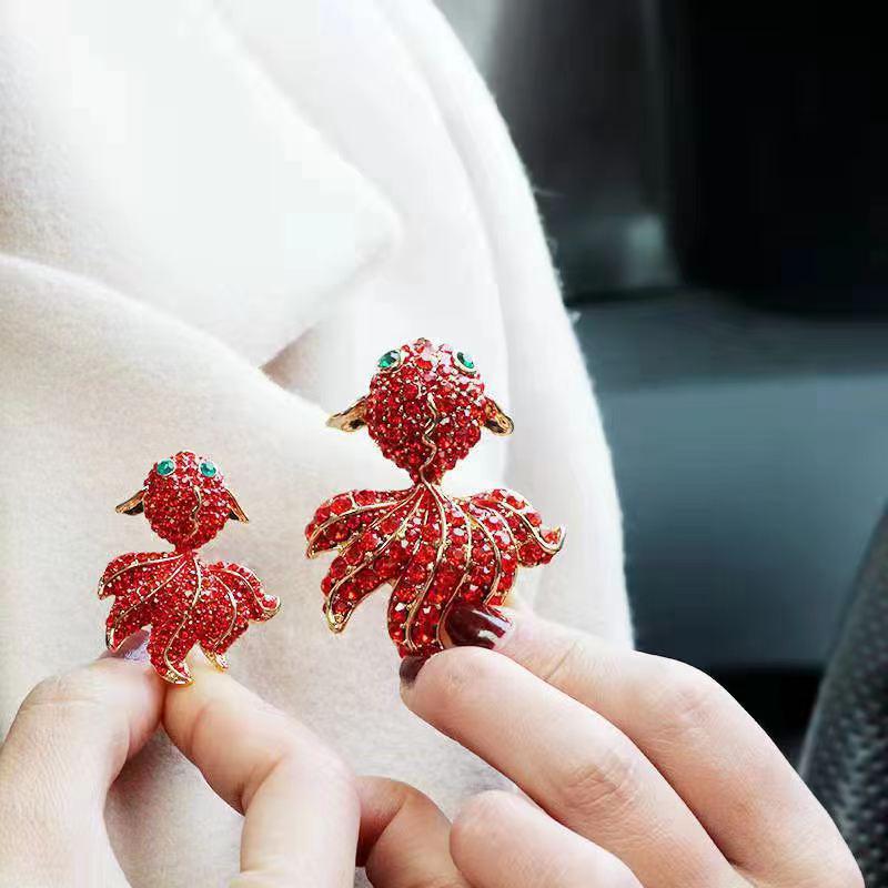 Elegant Luxury Brooch: Versatile and Exquisite Pin for Suit Jackets - Japanese and Korean Inspired Design