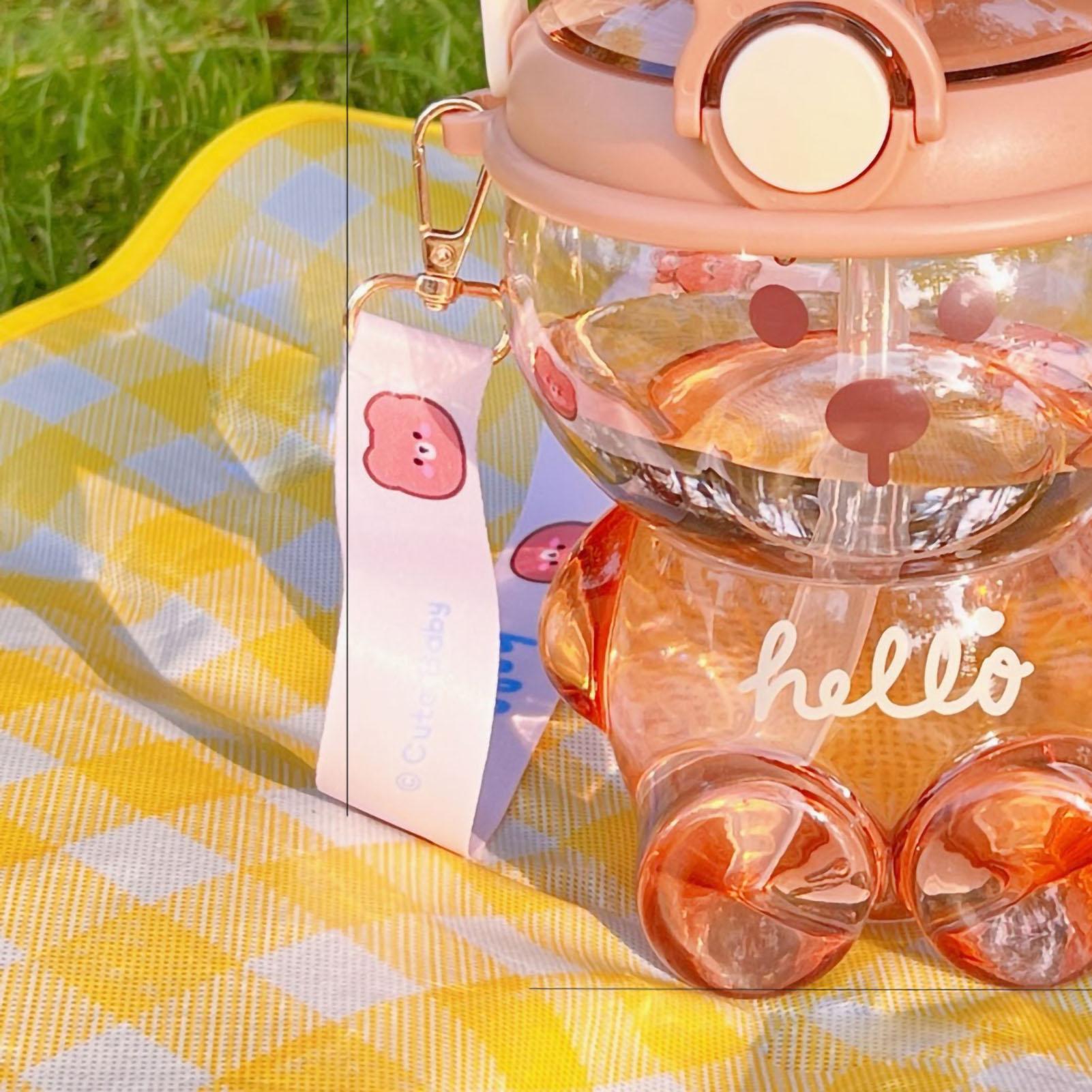 

Cute Water Cup 1000ML Cartoon Bear Shape Good Sealing Straw Design Kids Straw Cup with Adjustable Strap Brown коричневий