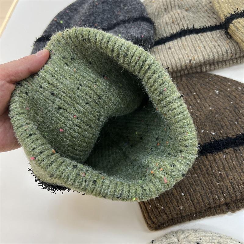 New autumn and winter big head circumference warm thickened knitted hat striped face small wool hat women