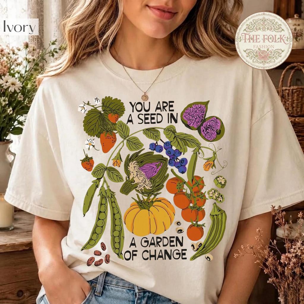 Maglietta Giardino del Cambiamento, T-shirt Grafica da Giardinaggio, Maglietta per Amanti delle Piante, Top Ortaggi Cottagecore, T-shirt Frutta Botanica, Maglietta Mamma Piante