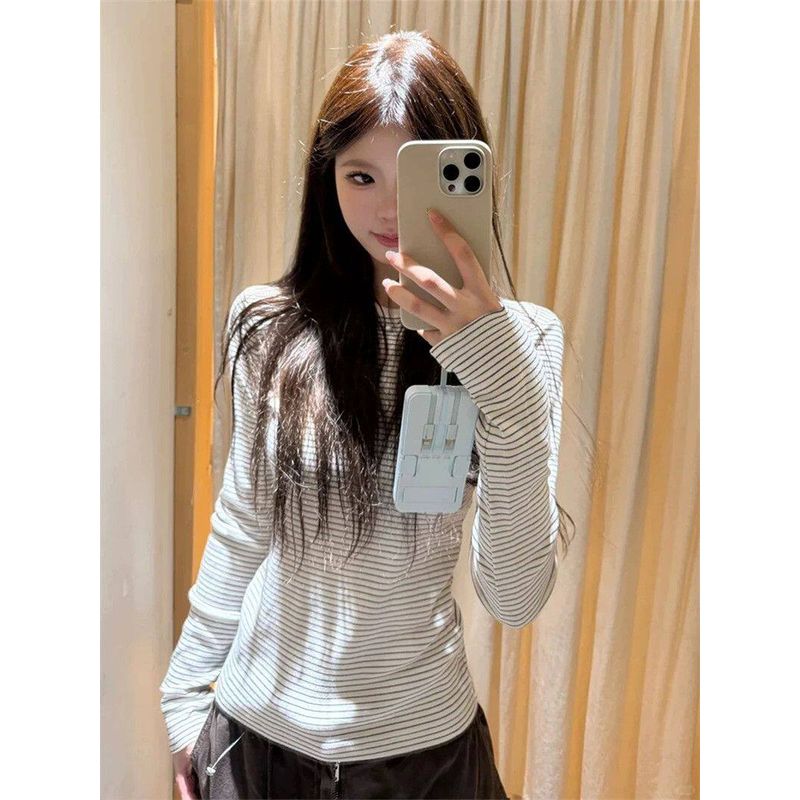

2026 Early Spring New Retro Striped Long-Sleeve T-Shirt for Women, Korean Style Pure Desire Style Inner Layer Base Shirt Top Stripes S [Excellent Quality]