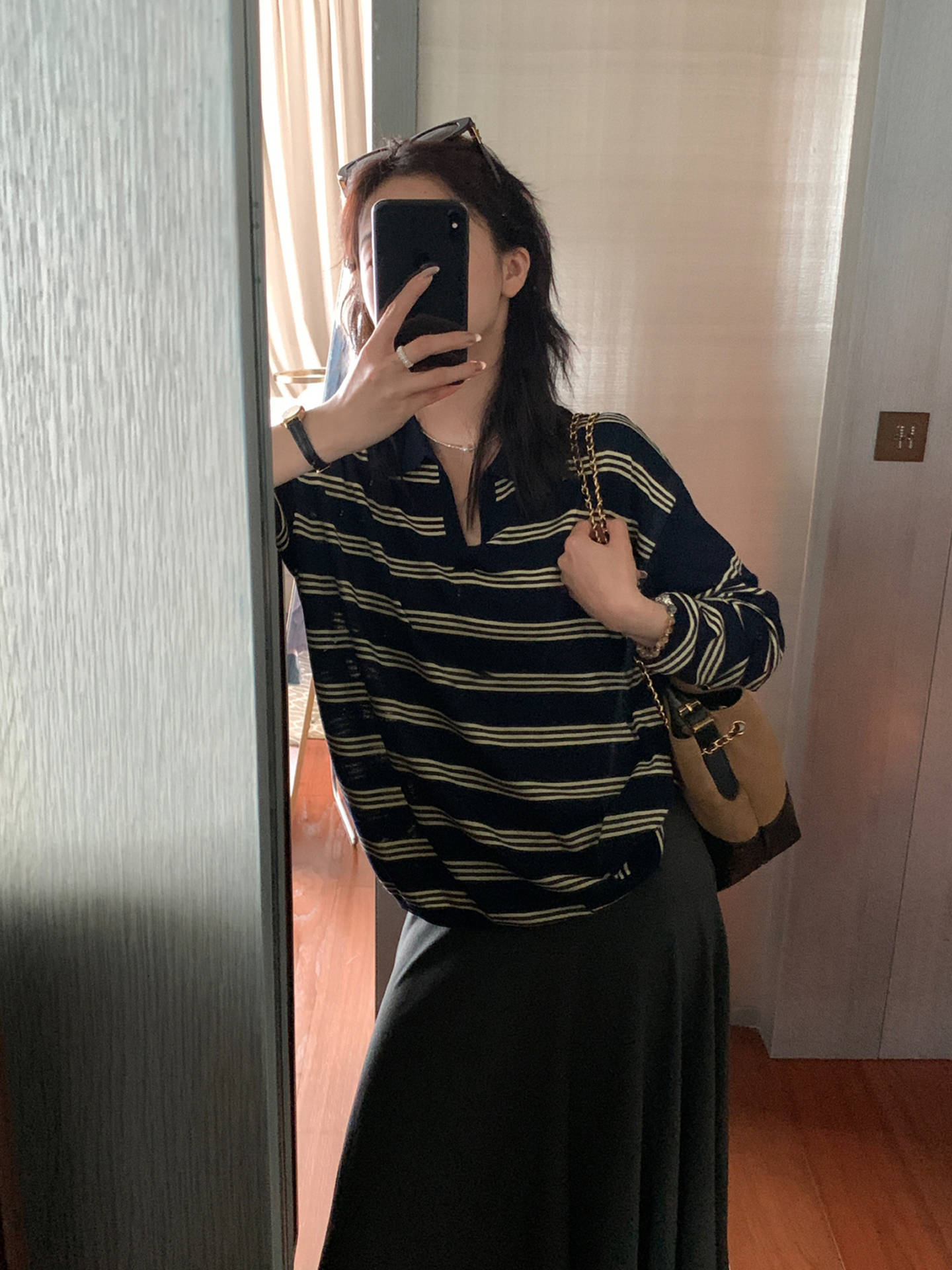 

V-neck contrasting stripes loose long-sleeved knitted sweater women s autumn POLO shirt lazy style temperament thin casual top L темно-синього кольору